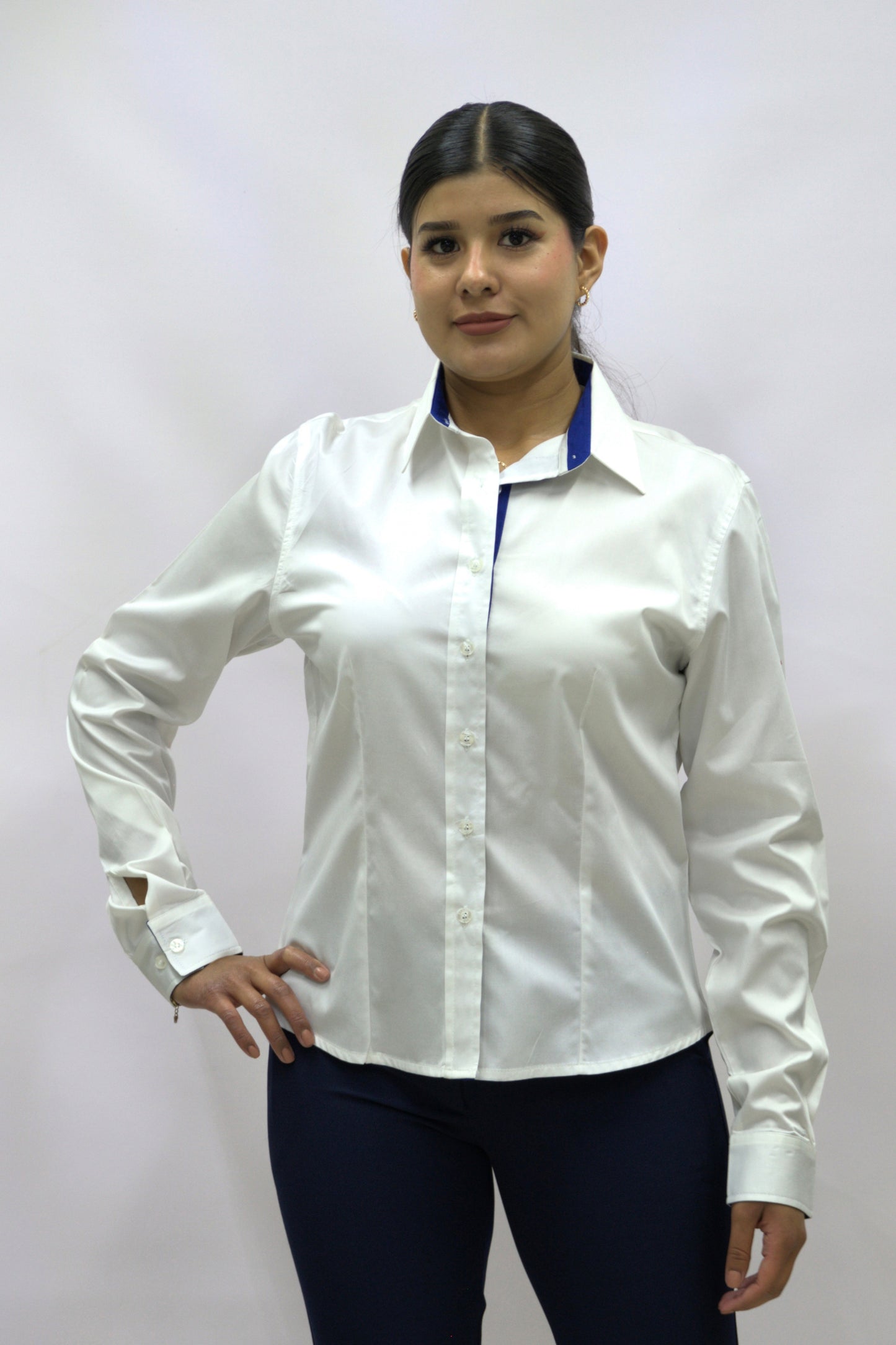 Blusa Manga Larga Modelo - Beluga Blanco