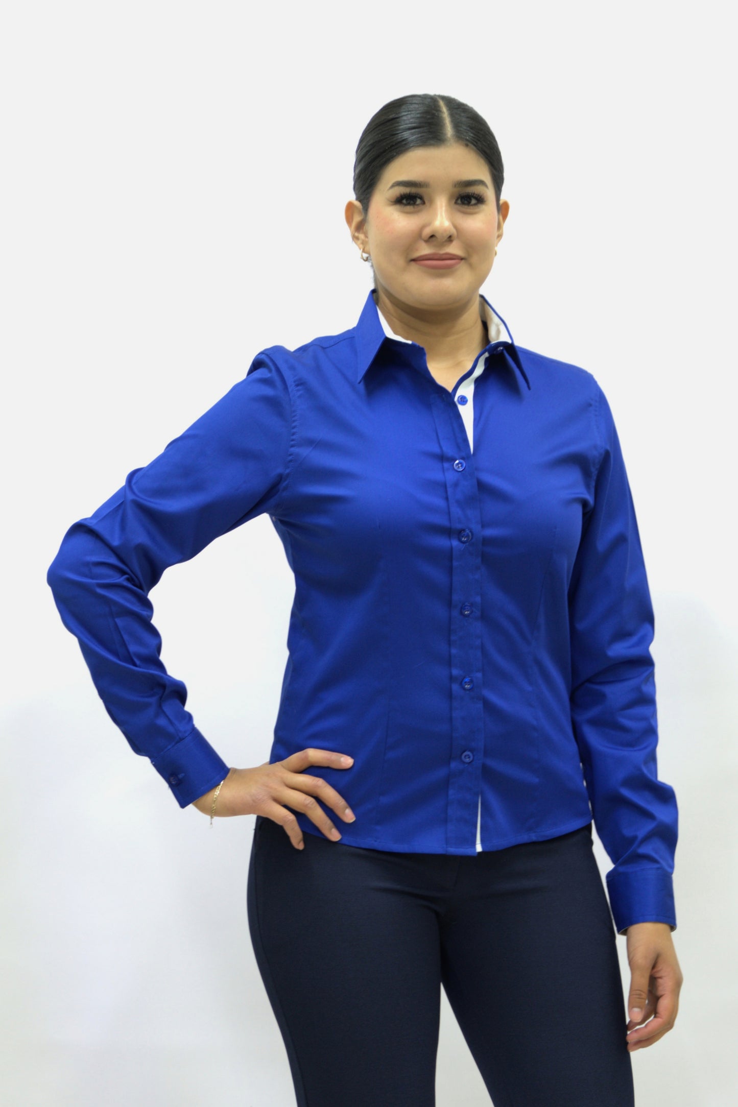 Blusa Manga Larga Modelo - Beluga Azul Rey