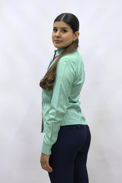 Blusa Manga Larga Modelo - Gobernador Verde
