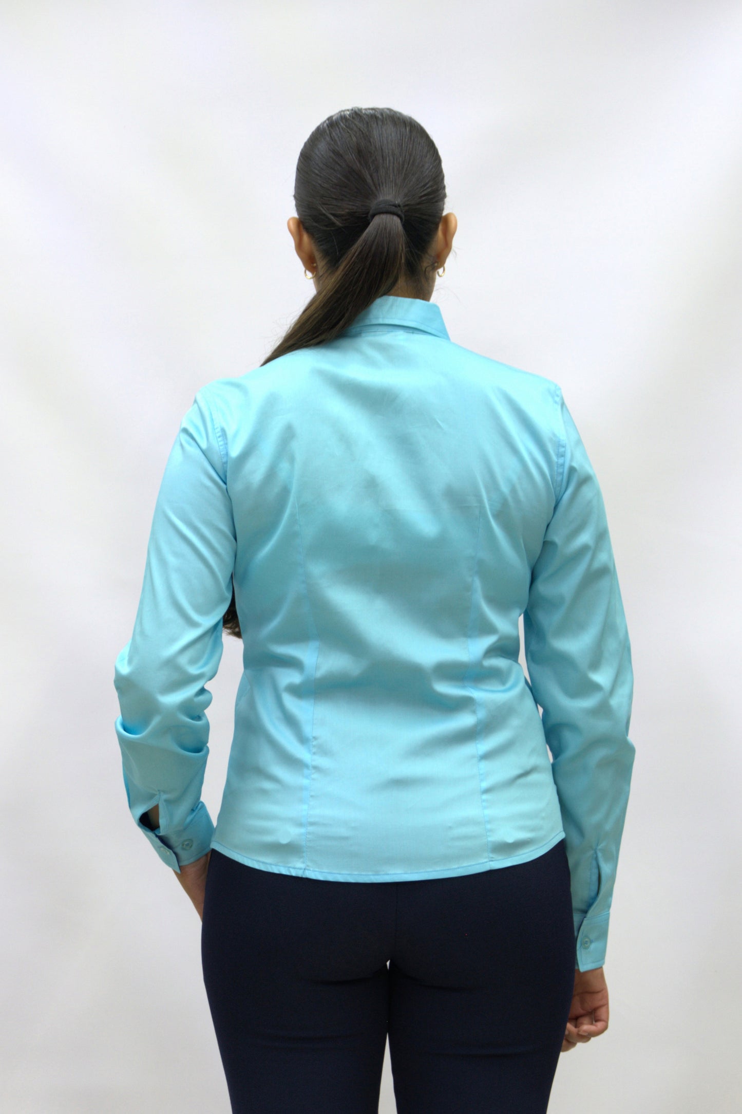 Blusa Manga Larga Modelo - Beluga Azul Cielo
